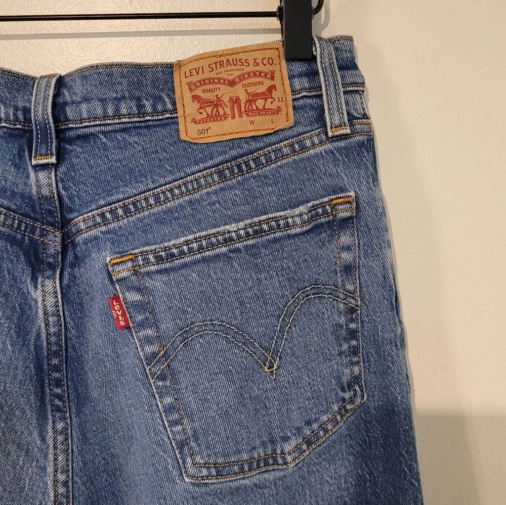 Levi's 501 Original Fit Jeans Straight Leg High Rise Button Fly Distressed Sz 28 - Picture 7 of 11